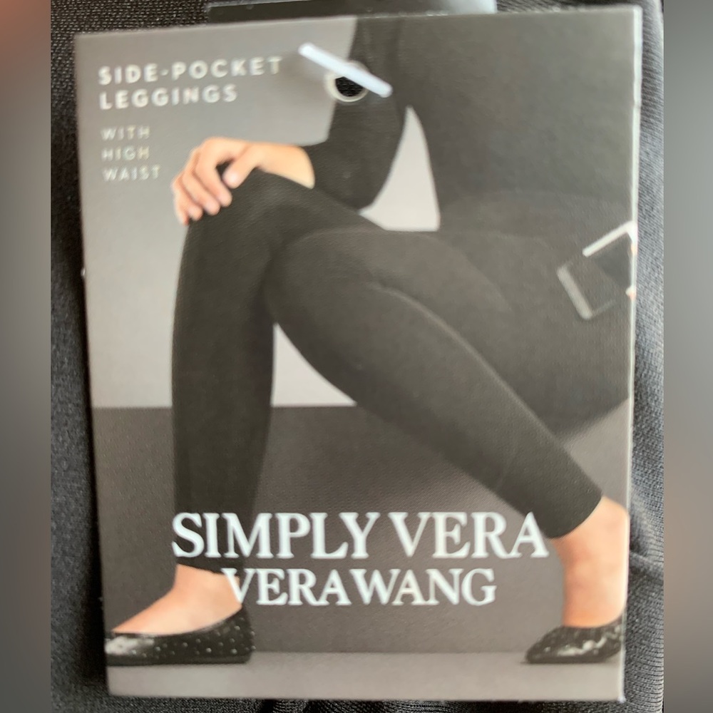 Simply Vera Wang side-pocket leggings with high waist size medium